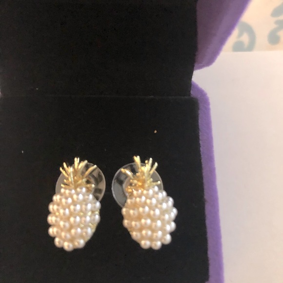 Belks Jewelry Real Cute Small Pearl Earrings Shaped Like Pineapples
